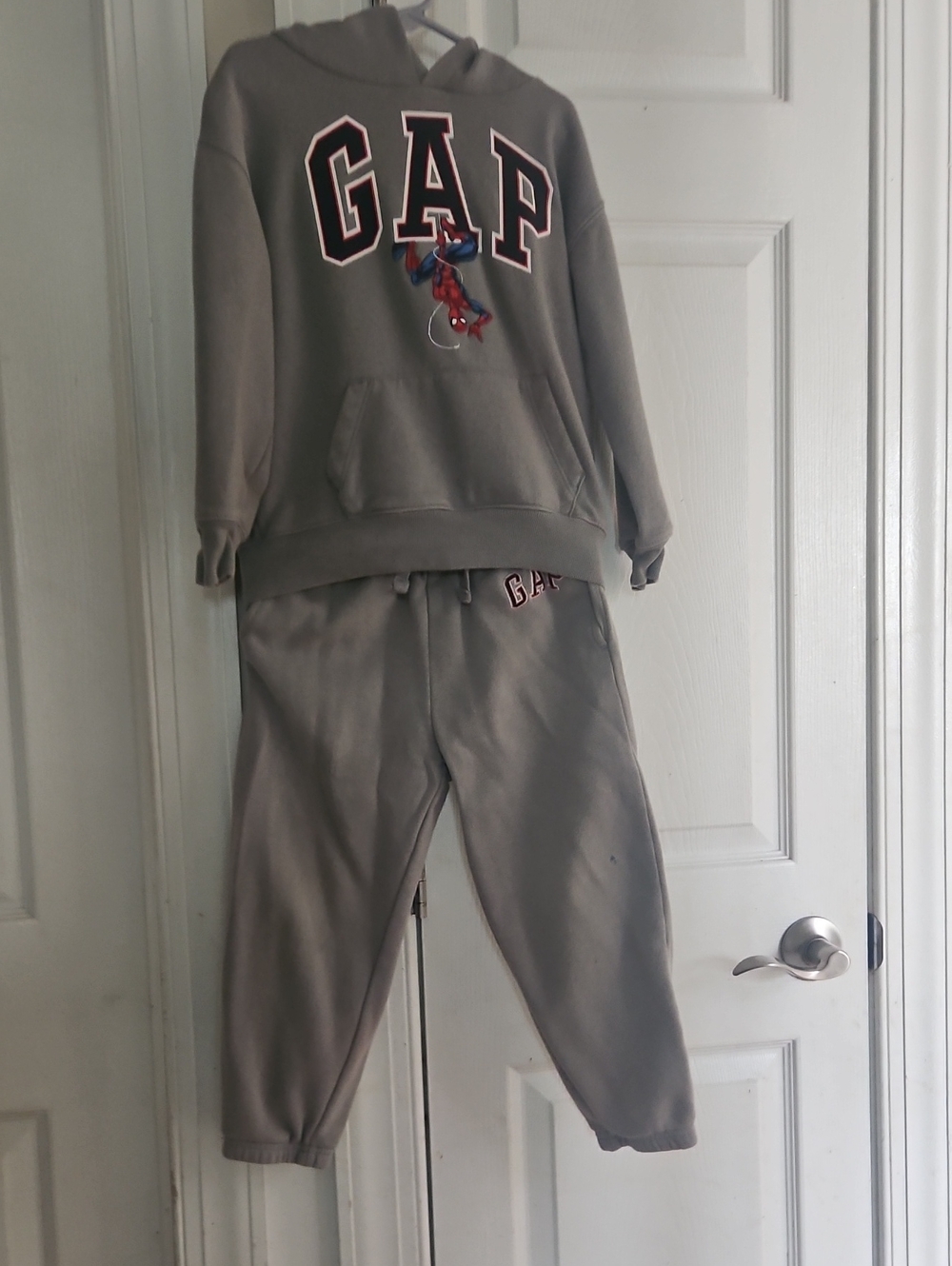 GAP Kids Taupe Gray Hooded Sweatshirt & Jogger Set